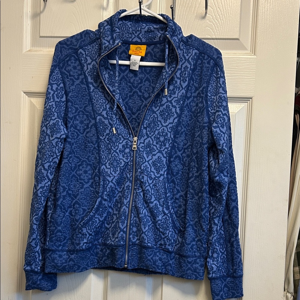Ruby Rd. Blue Patterned Petite Top - image 1